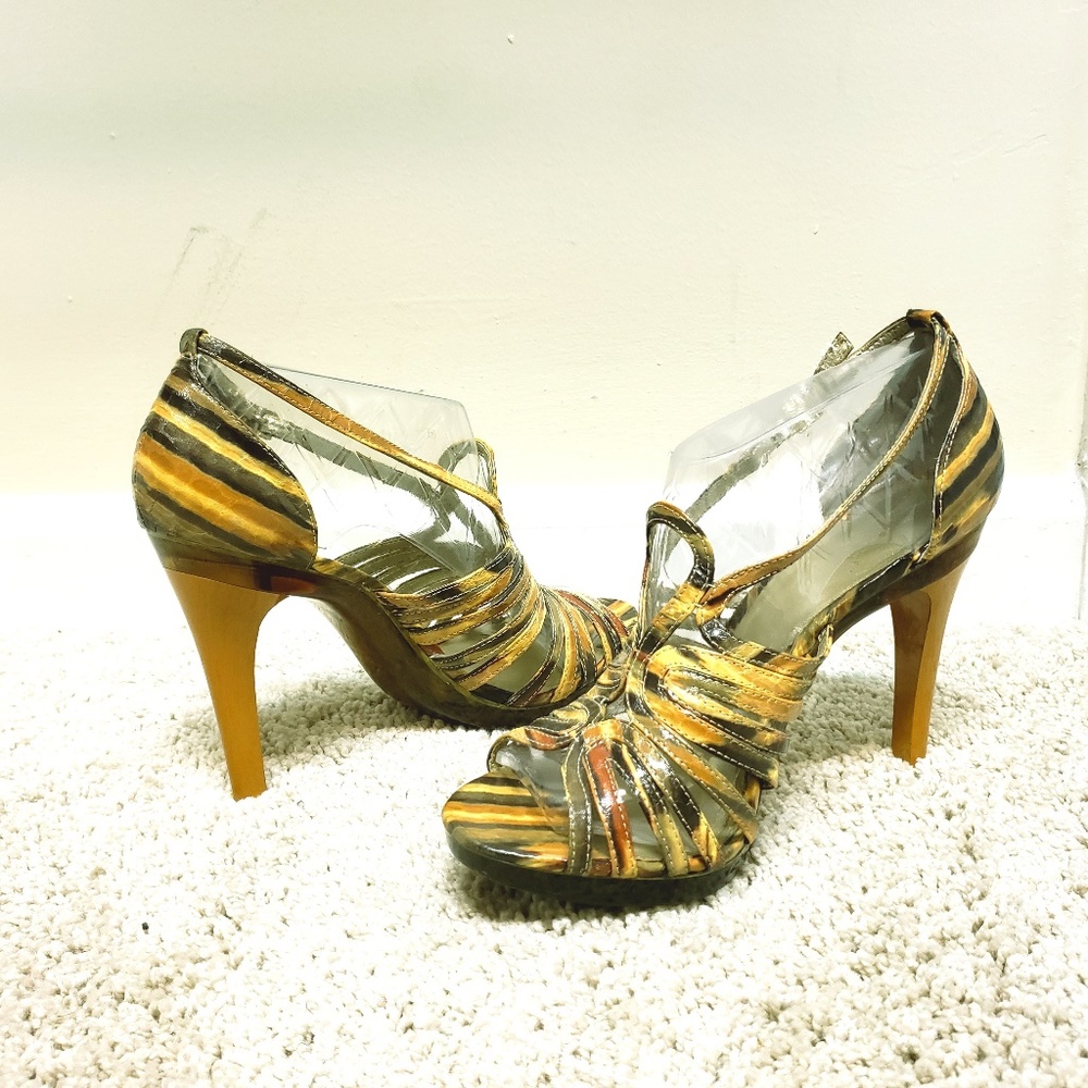 Carlos Santana, colors of a sunset, size 10 heels